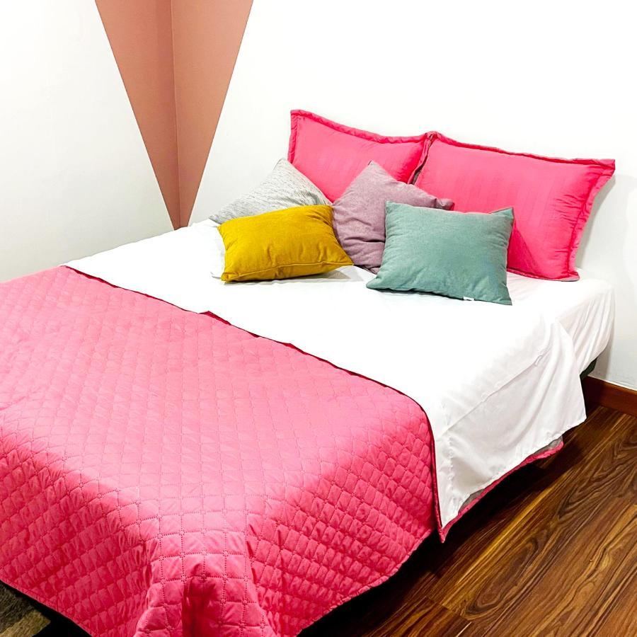 Hostal Macondo Богота Экстерьер фото
