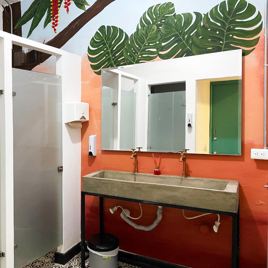 Hostal Macondo Богота Экстерьер фото