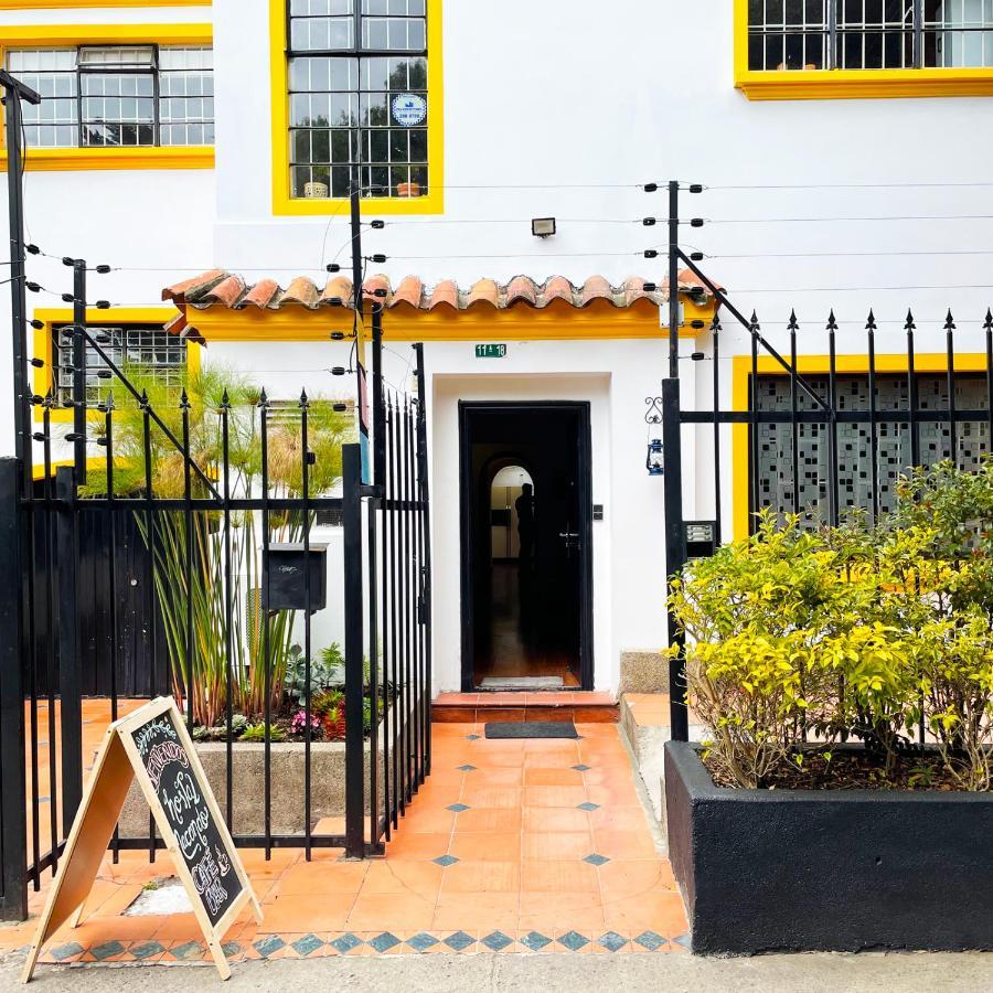 Hostal Macondo Богота Экстерьер фото