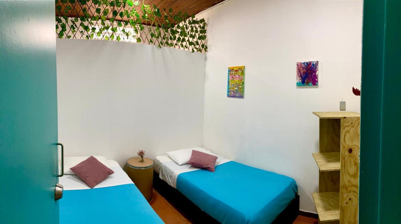 Hostal Macondo Богота Экстерьер фото
