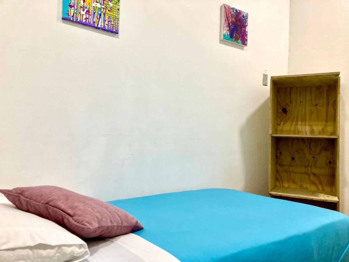 Hostal Macondo Богота Экстерьер фото