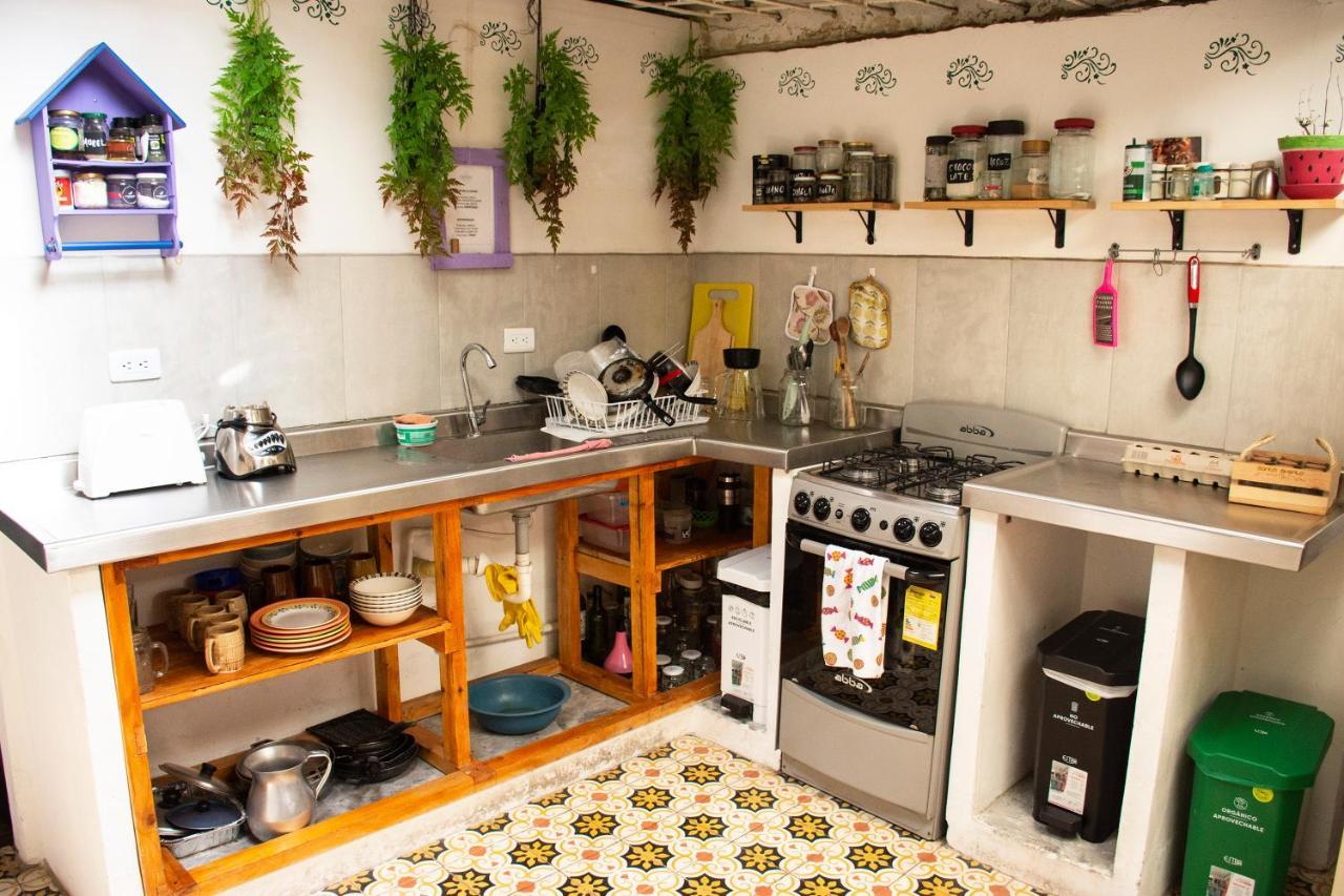 Hostal Macondo Богота Экстерьер фото